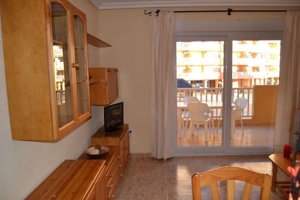Apartamentos Turisticos Puerto Tomas Maestre 라망가델마르메노 객실 사진