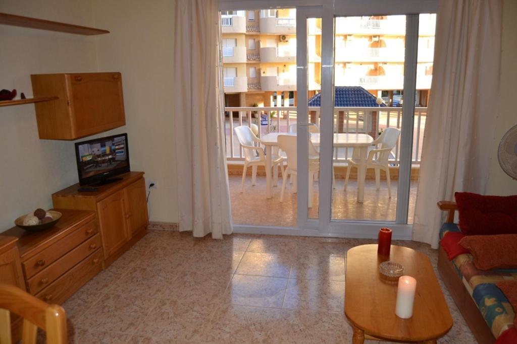 Apartamentos Turisticos Puerto Tomas Maestre 라망가델마르메노 객실 사진