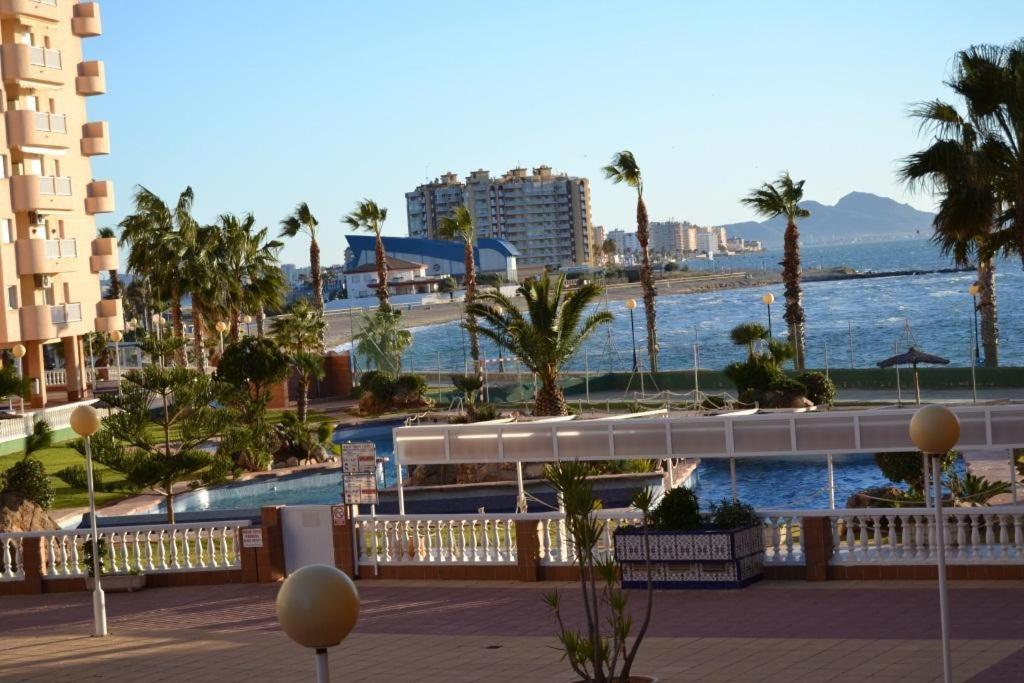 Apartamentos Turisticos Puerto Tomas Maestre 라망가델마르메노 외부 사진