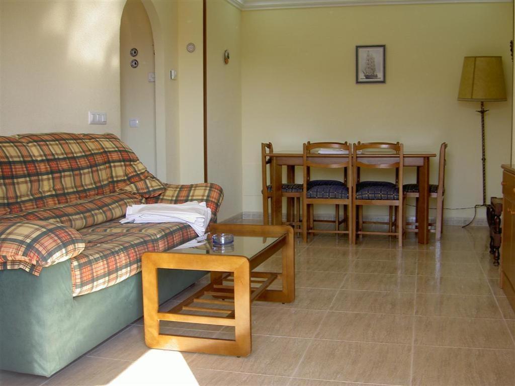 Apartamentos Turisticos Puerto Tomas Maestre 라망가델마르메노 외부 사진
